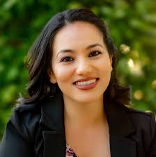 Carmen Cabrales's Instagram, Twitter & Facebook