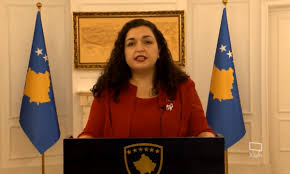 Vjosa osmani took over as acting president of kosovo last november when her predecessor, hashim thaci, resigned ahead of his impending war crimes trial in the netherlands. Vjosa Osmani Ngjan Si Nje Hordhi Osmane Kunder Shtetit Te Kosoves Zhurmapress
