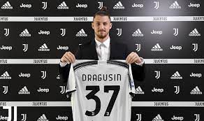 Открыть страницу «juventus» на facebook. Yuventus Prodlil Kontrakt S Rumynskim Zashitnikom Football Ua