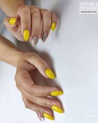 Zolty Manicure 2020 100 Zdjec Nowych Produktow I Trendow W Modzie