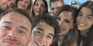 Check spelling or type a new query. H Despoina Bandh Giortase Ta Gene8lia Toy Mikroy Ths Prigkipa Me Mia Toyrta Yperparagwgh Eikones Zwh Iefimerida Gr