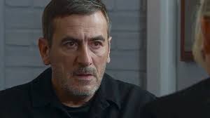 I think Ben looks like peter barlow from corrie🤣🙈