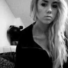 Amanda Kinley (@vougey)