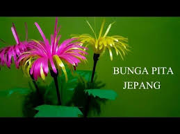 Bunga terompet dari pita plastik dan lidi home decoration ideas. 109 Cara Membuat Kerajinan Tangan Bunga Dari Pita Jepang Youtube Bunga Pita Bunga Pita