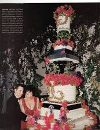 Sylvia Weinstock Created This Twelve Tier Wedding Cake For Liza Minnelli And David Gest No Fondant Wedding Expenses Wedding Cake History Wedding Dress Cake
