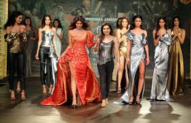 Shilpa Shetty Models For Monisha Jaising Couture 2017 Collection Let's check out all the looks!