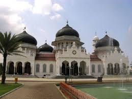 Berbicara tentang masjid, terdapat beberapa masjid terbesar dan terindah di dunia dengan segala kemegahannya yang mampu memikat perhatian banyak orang. Masjid Masjid Terindah Di Dunia Banda Aceh Indonesia Dunia