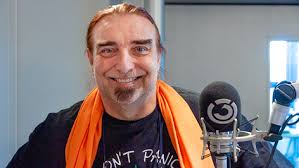 Rudi dolezal was born on february 5, 1958 in vienna, austria. Wenn Jemand Mj Zerstort Dann Nur Er Selbst Oe3 Orf At