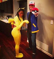 Selbstgemachte Faschingskostume Pokemon Go Kostum Pikachu Ash Kostume Fur Paarchen Paarkostume Halloween Halloween Paare