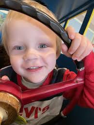 To-årige Valdemar skulle med bussen hjem, men der ventede hans mor en  voldsom overraskelse, da chaufføren ringede på: 'Jeg var rasende