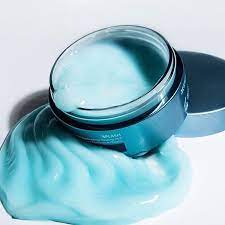 instagram 上的wbk shop summer 夏天到了 保養品也該換季了 還在用冬天的保養品小心痘痘跟妳say hello 推薦給妳 藻類專家algenist的 急速水活系列專利微藻酸與微藻礦物 electronic products charger pad charger