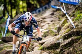 Multi médaillée européenne et mondiale, elle perpétue la grande tradition du vtt tricolore au plus haut niveau. Loana Lecomte Et Victor Koretzky Remportent La Coupe Du Monde De Vtt A Albstadt Swiss Cycles