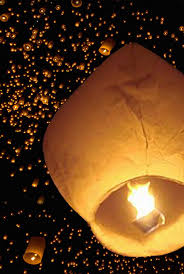 We Have Always Wanted To Be At A Party Where The Guests Release Paper Lanterns Into The Night Sky What Better Nigh Sky Lanterns Flying Lantern Paper Lanterns