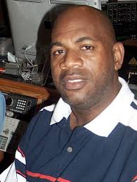 Today is the birthday of a great Jamaican living legend like Cleveland  Laing, better known in the world like Lieutenant Stitchie. My best  greetings & happy sweet birthday and I hope stay