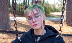 Georgia Devries's Instagram, Twitter & Facebook