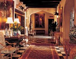 The asymmetry of the front facade of the house also enhanced the interior layout. Eye For Design Decorating Tudor Style