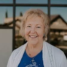 Connie Lind's Instagram, Twitter & Facebook