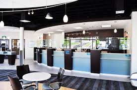 نمایشگاه In 2020 Bank Interior Design Office Counter Design Office Table Design