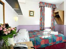 London accommodations tend to be tiny, have limited amenities, and a particular strange odor i have yet to identify. Marble Arch Inn London Auf Travelstay Com Buchen