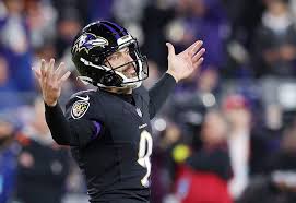 Scandal huyền thoại NFL Justin Tucker thêm danh hiệu 'kicker khoe hàng'