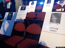 Chris Brown Is Sitting Near Sam Smith And Other Mtv Vma
