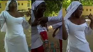 Kai duniya kalli yadda matan hausawa suke rawar taba da da hausa movies arewa 24 ali nuhu hamisu breaker so dangin. Download Kalli Videon Wasu Yam Matan Sikandari Yadda Suke Rawar Kama Nono A Cikin Hostel Din Kwanan Su Kalli In Mp4 And 3gp Codedwap