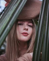 Shannon Rankin's Instagram, Twitter & Facebook