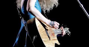 He S The Reason For The Teardrops On My Guitar He S The Reason For The Teardrops On My Guitar Taylor Swift Fearless Taylor Swift Pictures Taylor Lyrics