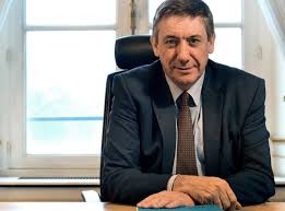 Met de boeken wil jambon niet alleen zijn ministers aanzetten om te lezen tijdens hun vakantie, hij hoopt ook dat de. Annonce Jan Jambon Candidat Au Poste De Premier Ministre Nieuw Vlaamse Alliantie N Va
