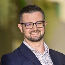 Lorna Holt's Instagram, Twitter & Facebook