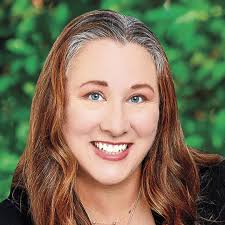 Gina Mcleod's Instagram, Twitter & Facebook