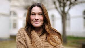 Последние твиты от carla bruni (@carlabruni). Carla Bruni Sarkozy Dans Rendez Vous En Terre Inconnue Pas Possible Pour Le Moment Selon Frederic Lopez L Express