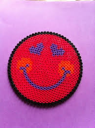Smiley Hama Perler By Arthystik Billes De Fer Perle A Repasser Modeles Perles Fondues