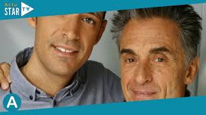 Gérard Holtz, son fils Julien marié à une chroniqueuse bien connue le  couple s'immortalise en plei