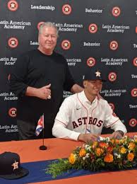 Cuban OF Kevin Alvarez officially...