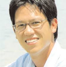 Warren Currie's Instagram, Twitter & Facebook