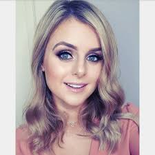 Danielle Condon's Instagram, Twitter & Facebook