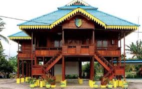 Apabila rumah sudah bersih dari segala macam kotoran, kamu akan mengurangi risiko terkena penyakit yang disebabkan oleh. Rumah Adat Sumatera Utara Nama Keunikan Gambar
