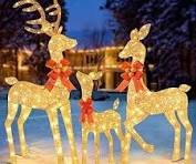 Amazon.com: BesLowe 3-Piece Large Lighted Christmas Deer Family Set,  Outdoor 5FT Christmas Reindeer Holiday Yard Decoration with 260 Bright LED  ...