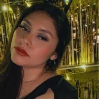 Edna Campos's Instagram, Twitter & Facebook