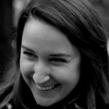 Colorful Living Room Refresh: Green Couch and Pink Rug