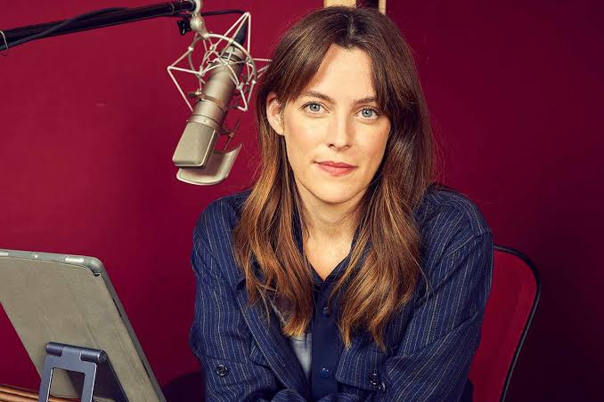 Riley Keough Talks the Deaths of Her Mom and Brother (Exclusive)