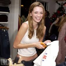 Adam brody, mischa barton and benjamin mckenzie appear on mtv's total request live in 2003. Mischa Barton S Timeline 42 Pics