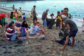 Gratis unduh dari ribuan gambar pemandangan pantai yang mengagumkan. Prihatin Pantai Kotor Pelaku Wisata Di Lombok Gotong Royong Pungut Sampah