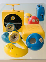 Its popularity made walkman an unofficial term for personal stereos of any producer or brand. Panapals Ii Portable Music Player Portable Music Retro Radios