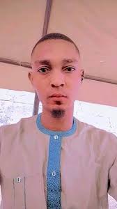 Anty abeg give me head 😉 I dey prefer head 🙃 I mean fish head 😏 Yes give  me one 😋😋😋 Who like head again?