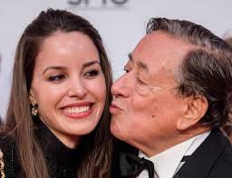 Lugner sorgt sich um seine freundin. Richard Lugner Hat Eine Neue Freundin Vorarlberger Nachrichten Vn At