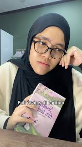 Bila buku tu halal romance (bercinta lepas kahwin) >>>😩🧎🏻‍♀️‍➡️🫶🏻 Buku  ni tentang apa? Keluarga Adam dan Qayla ni nak jodohkan dorang berdua.  Qayla tak nak sebab dia tak ready lagi nak kahwin