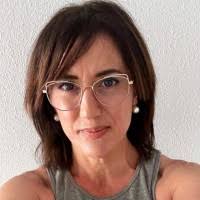 8 perfiles de «Esther Cisneros»