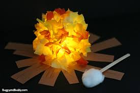 Summer is a time for camping out under the stars, snuggling up in sleeping bags, and roasting marshmallows over a campfire! Glowing Campfire Craft For Kids Buggy And Buddy
